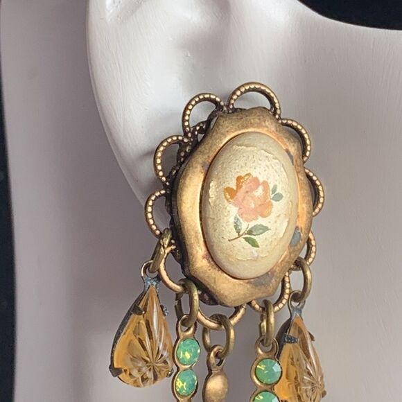Banana Bob vintage Victorian Rose chandelier earrings 2.5” pierced - Picture 9 of 13